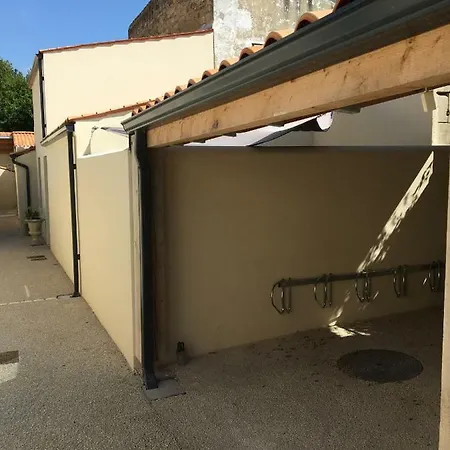 Le Clos Du Square - Climatise Rochefort  Exterior photo